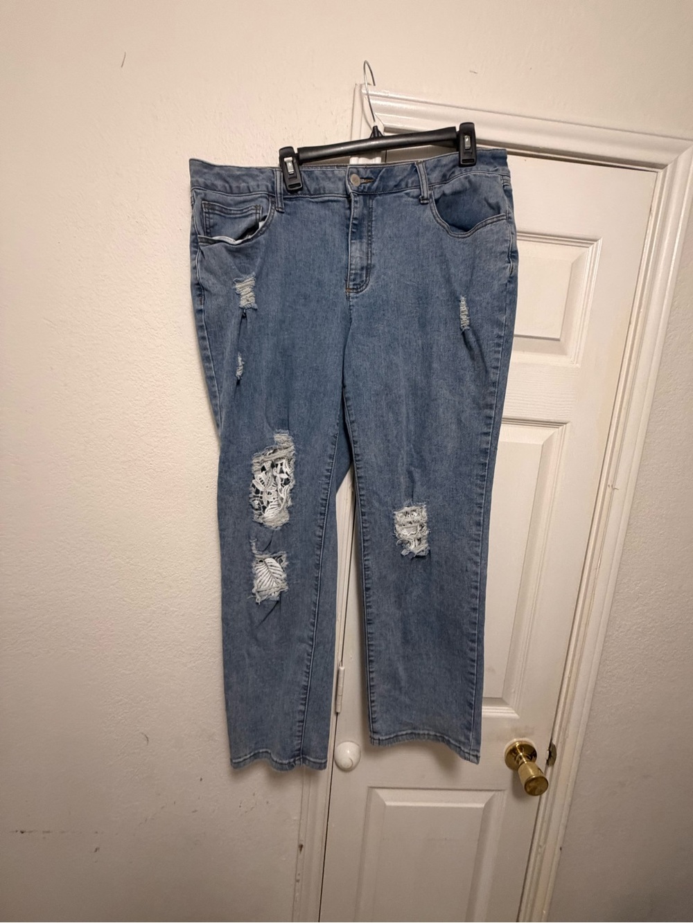 Women’s Distressed Boyfriend Jeans - Light Blue